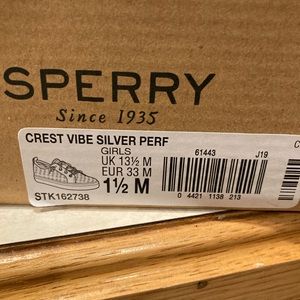 Girls Sperry Crest